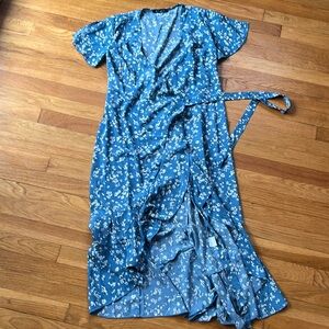 Simplee size Small wrap dress